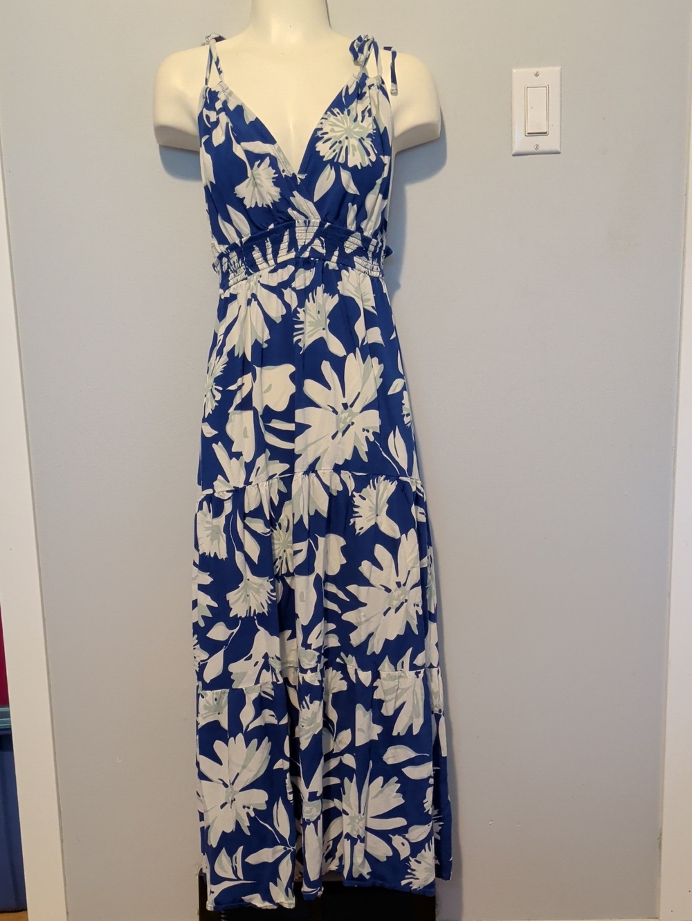 Patrons of Peace Blue & White Floral Maxi Dress Adjustable Straps